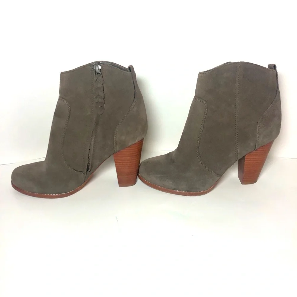 Joie Shirt Boots Size 37.5 Suede Heel Booties stacked heel olive Green Suede